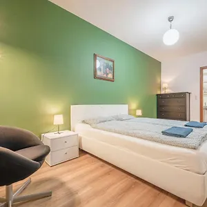 modern-apartment-with-garage.inbudapesthotels.com/